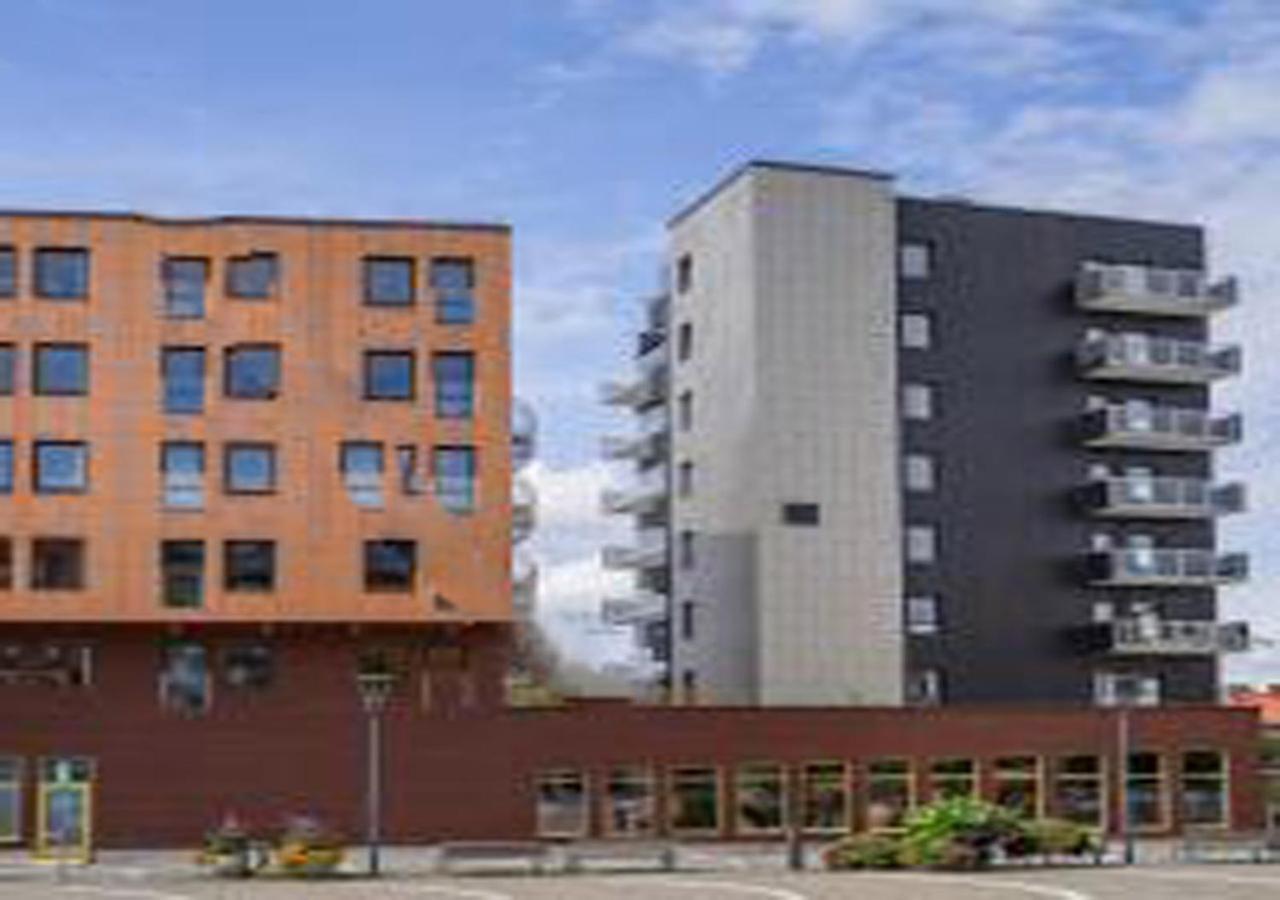 Continental Apartment Hotel Knivsta Knivsta  Exterior photo